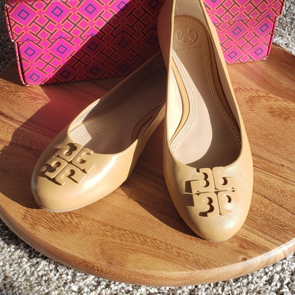 tory burch nude flats
